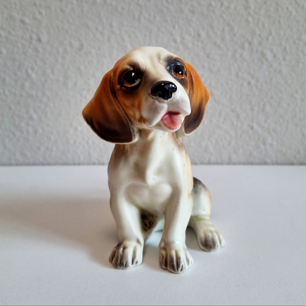 Vintage Porcelain Beagle Dog Collectible Figurine